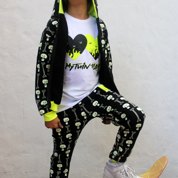 Pantalón Jogger Skulls & Bones Negro Brilla en la oscuridad