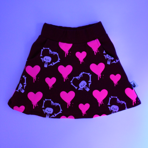 Falda Skull Heart Hugs / Dripping Hearts Roja